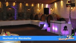 Hochzeit im Weinkeller