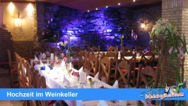 Hochzeit im Weinkeller